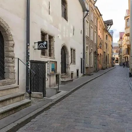 Cozy 3 Story House In Old Town * Tallinn