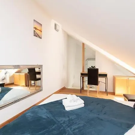 Cozy 3 Story House In Old Town Appartement