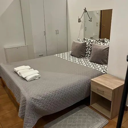 Cozy 3 Story House In Old Town Apartment *