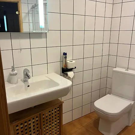 Cozy 3 Story House In Old Town