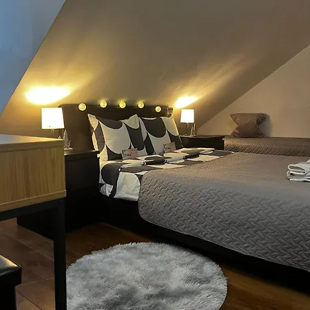Apartment Cozy 3 Story House In Old Town