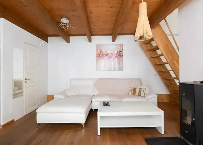 Cozy 3 Story House In Old Town شقة تالين