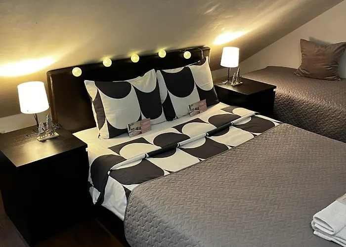 شقة Cozy 3 Story House In Old Town