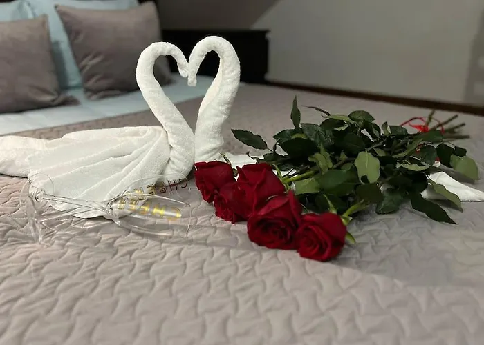 Cozy 3 Story House In Old Town