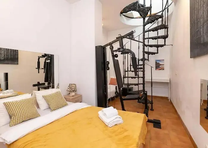 Cozy 3 Story House In Old Town Korter