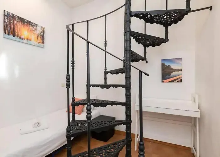 Korter Cozy 3 Story House In Old Town Tallinn