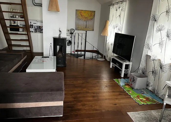 Cozy 3 Story House In Old Town Korter *