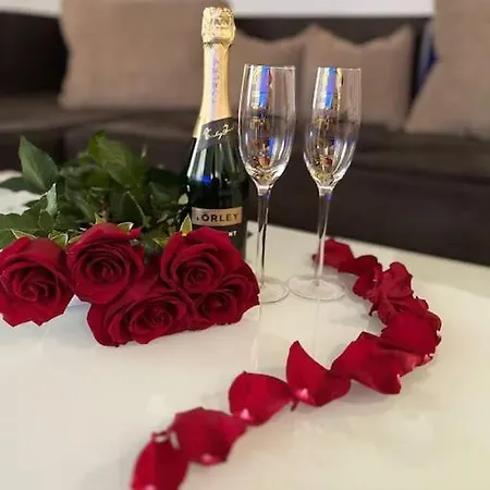 Cozy 3 Story House In Old Town Διαμέρισμα *