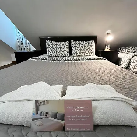 Cozy 3 Story House In Old Town Ταλίν